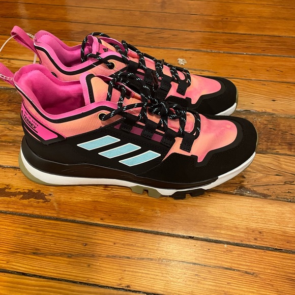 NWT Adidas Terrex sneakers - Picture 4 of 8